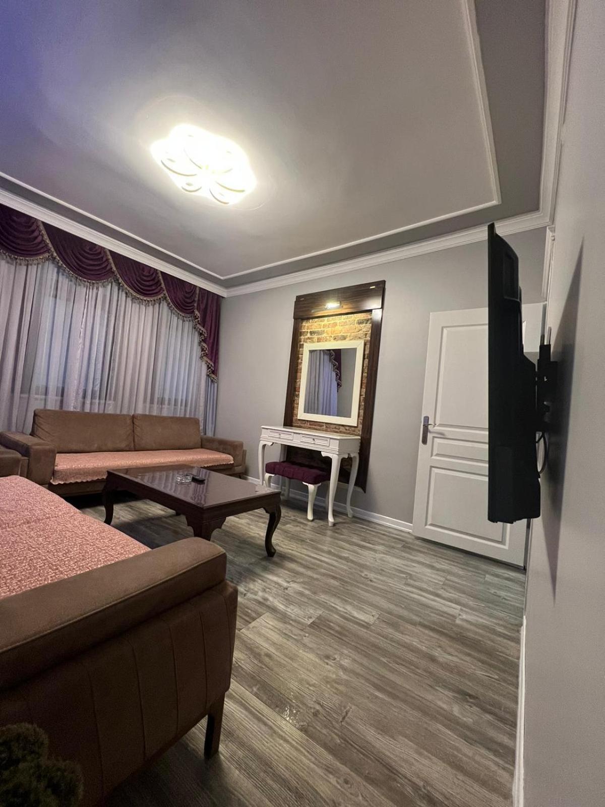 Taksim Cmlm Suit Istanboel Buitenkant foto
