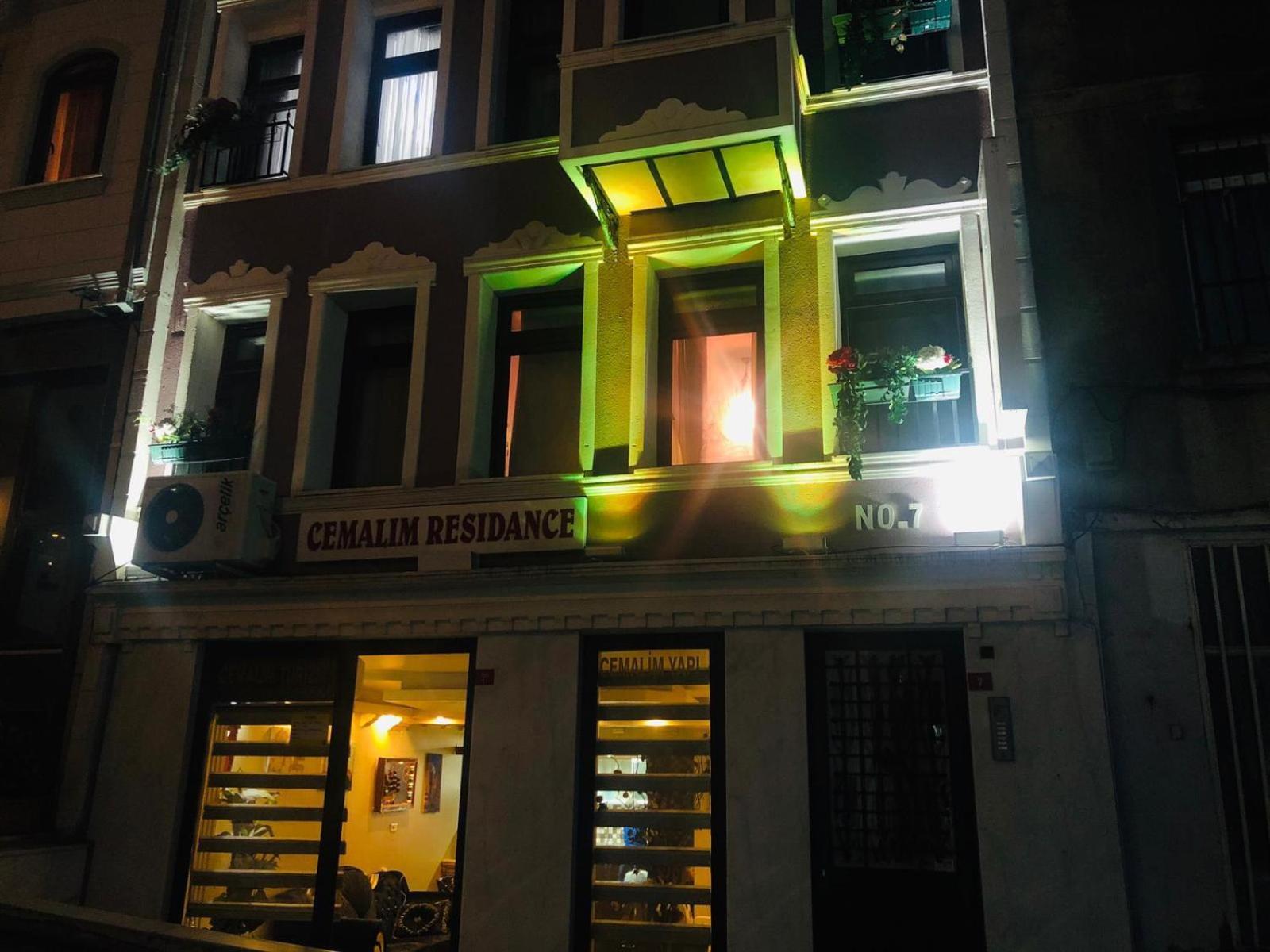 Taksim Cmlm Suit Istanboel Buitenkant foto