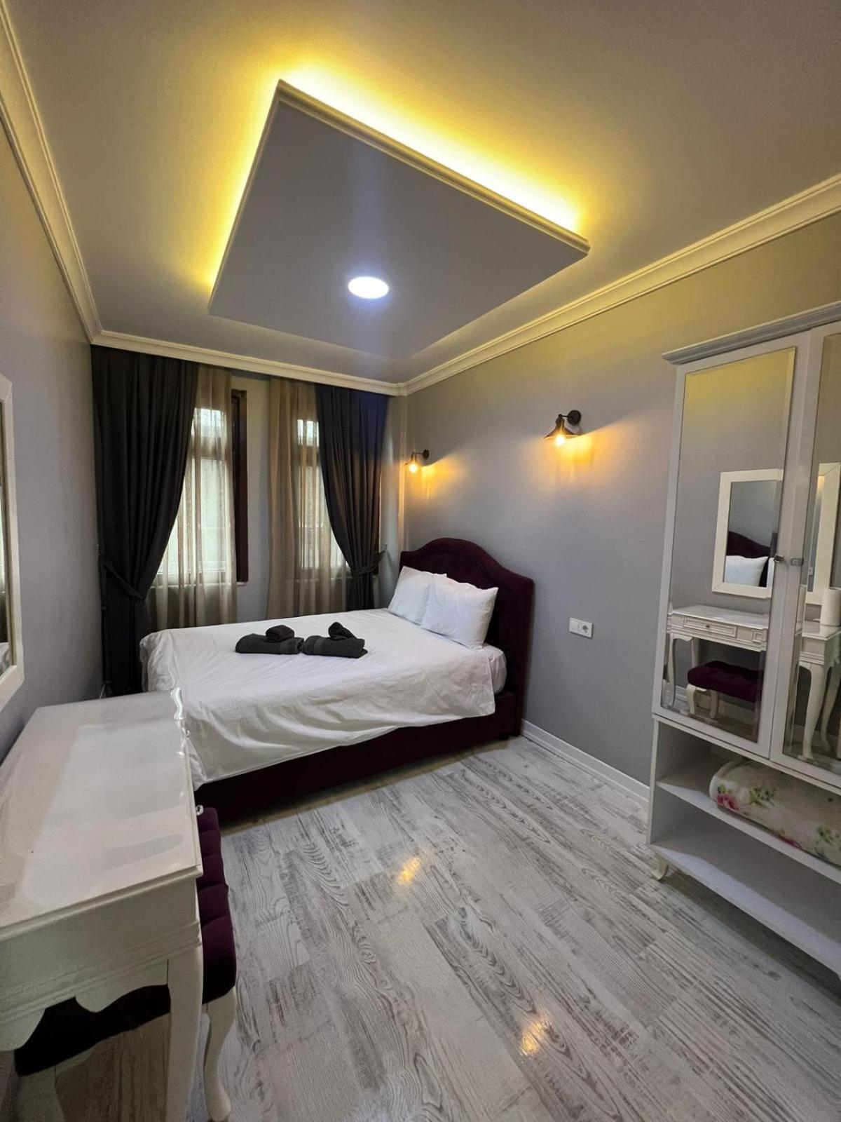 Taksim Cmlm Suit Istanboel Buitenkant foto