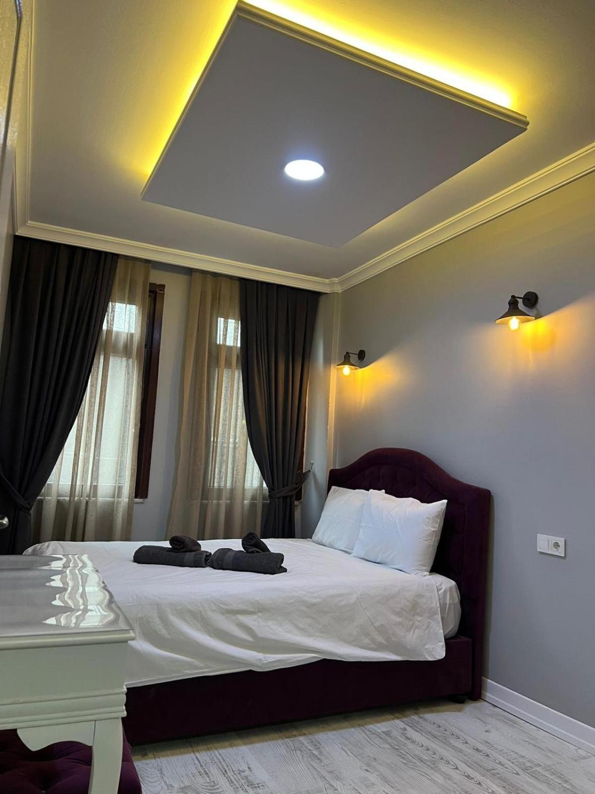 Taksim Cmlm Suit Istanboel Buitenkant foto