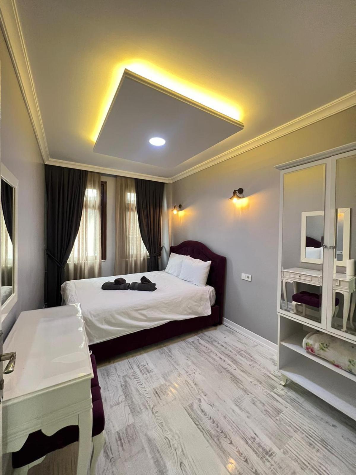 Taksim Cmlm Suit Istanboel Buitenkant foto