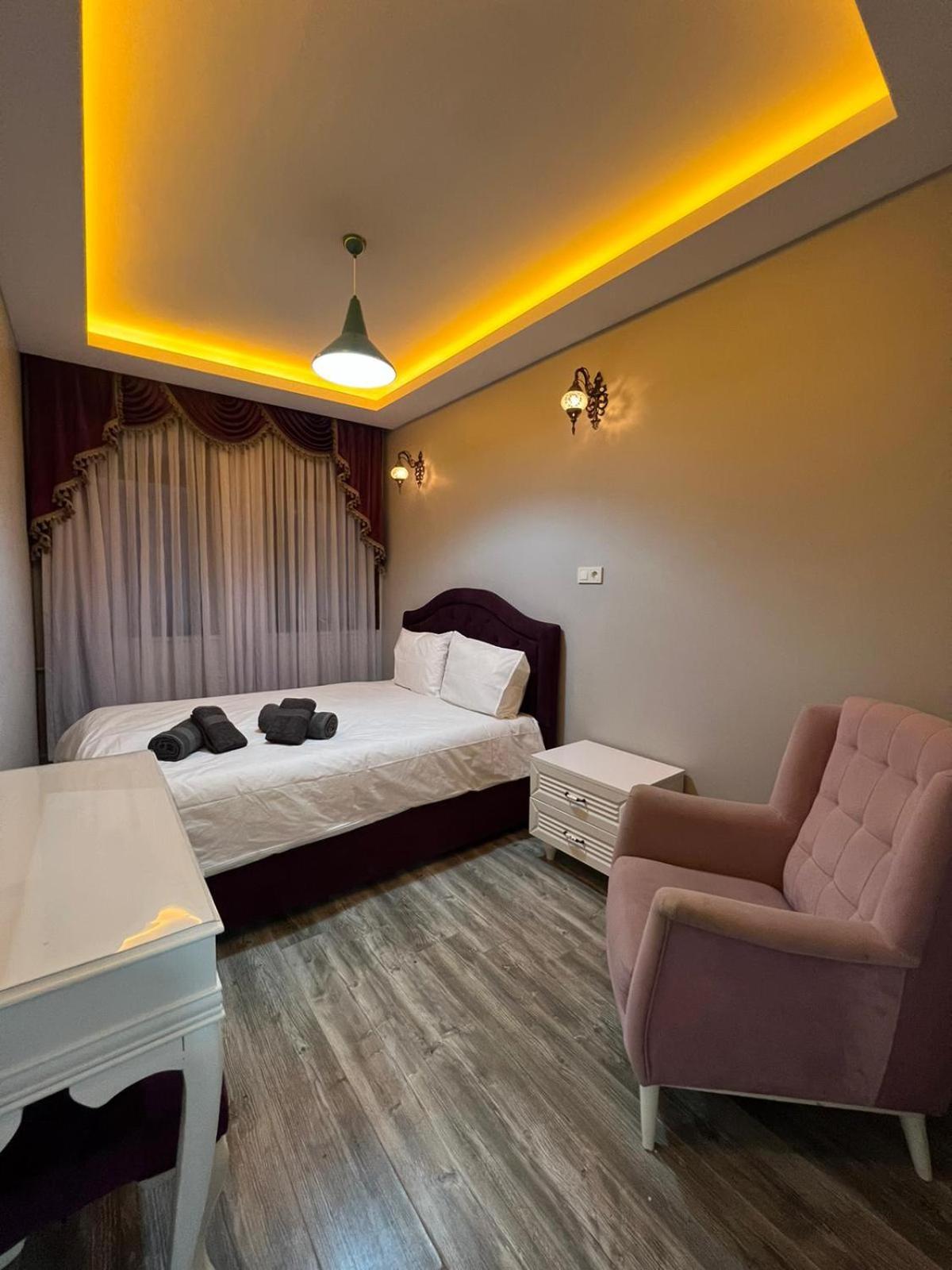Taksim Cmlm Suit Istanboel Buitenkant foto